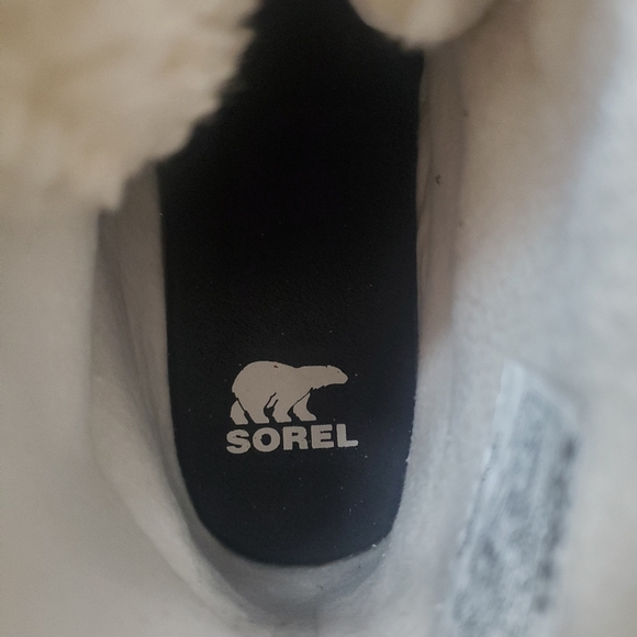 Sorel boots - Picture 4 of 6